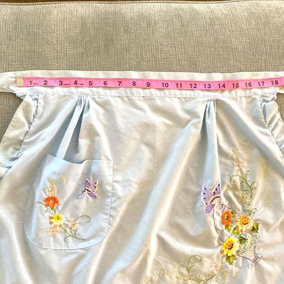 Vintage Hand Embroidered Half Apron - Picture 13 of 14